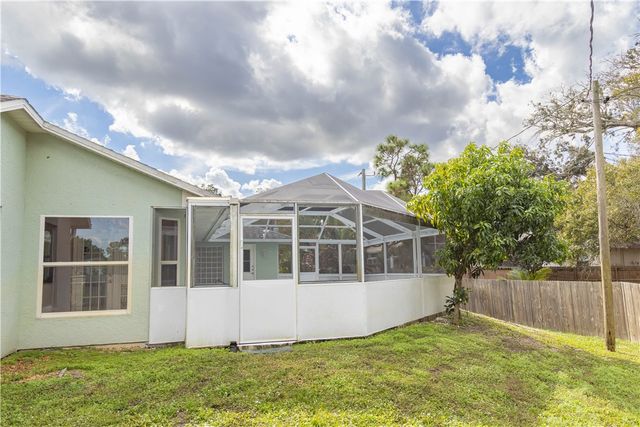 122 Coconut Street, Sebastian, FL 32958