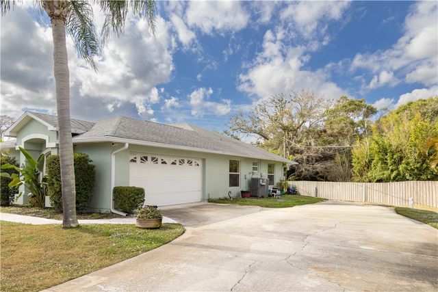 122 Coconut Street, Sebastian, FL 32958