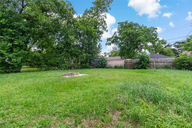 5603 Lakefield Drive, Houston, TX 77033