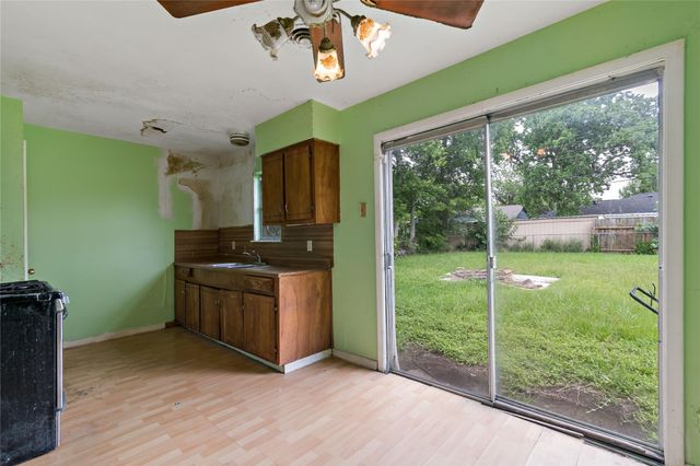 5603 Lakefield Drive, Houston, TX 77033