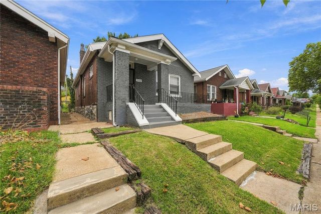 5480 Arlington Avenue, St Louis, MO 63120