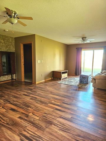 21742 Linden Way, Rogers, MN 55374