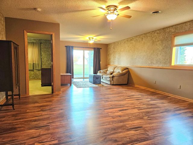 21742 Linden Way, Rogers, MN 55374