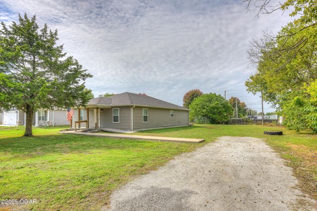 2210 S Willard Avenue, Joplin, MO 64804