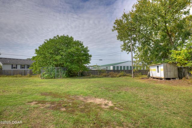 2210 S Willard Avenue, Joplin, MO 64804