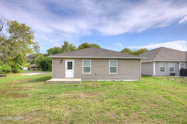 2210 S Willard Avenue, Joplin, MO 64804