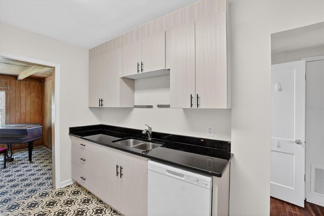 5503 LAKEWOOD CIRCLE E, Jacksonville, FL 32207