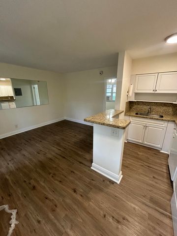 921 NE 17th Avenue 4, Fort Lauderdale, FL 33304