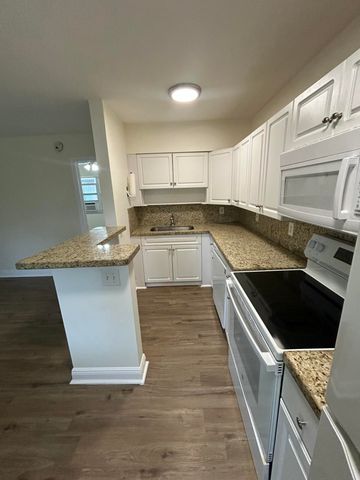 921 NE 17th Avenue 4, Fort Lauderdale, FL 33304