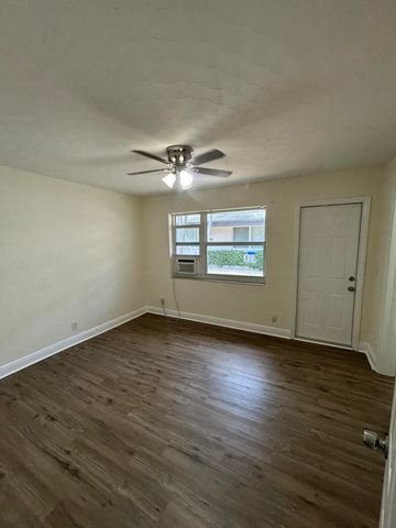 921 NE 17th Avenue 4, Fort Lauderdale, FL 33304