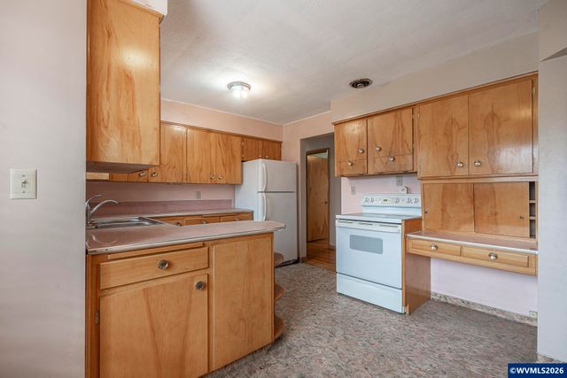 2450 Edgewood Av NE, Salem, OR 97301