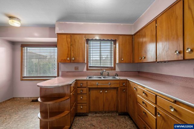 2450 Edgewood Av NE, Salem, OR 97301