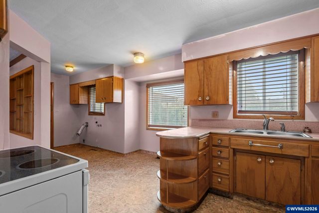 2450 Edgewood Av NE, Salem, OR 97301