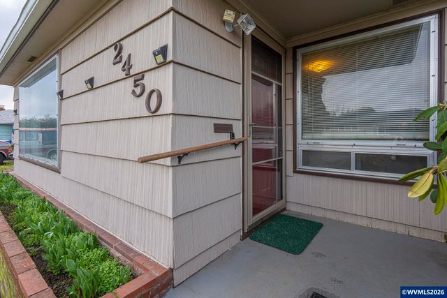 2450 Edgewood Av NE, Salem, OR 97301