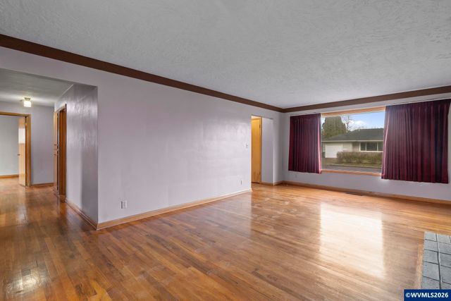 2450 Edgewood Av NE, Salem, OR 97301