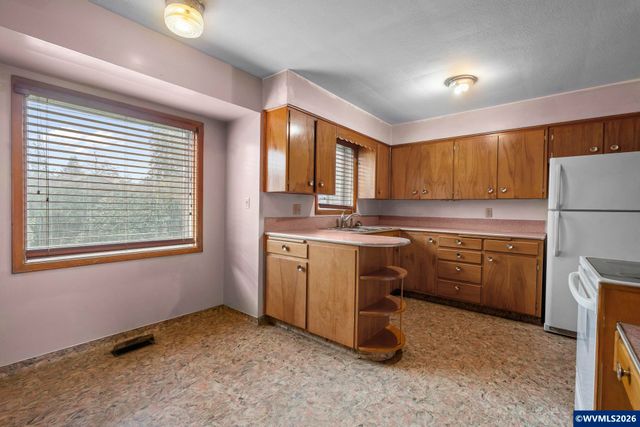 2450 Edgewood Av NE, Salem, OR 97301