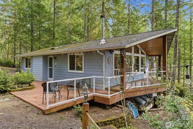 551 NE Lakeshore Drive S, Tahuya, WA 98588