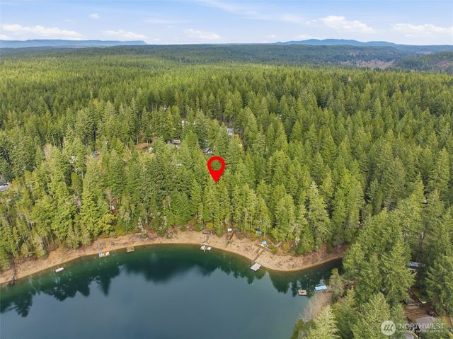 551 NE Lakeshore Drive S, Tahuya, WA 98588