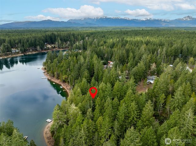 551 NE Lakeshore Drive S, Tahuya, WA 98588