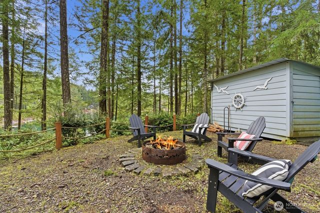 551 NE Lakeshore Drive S, Tahuya, WA 98588