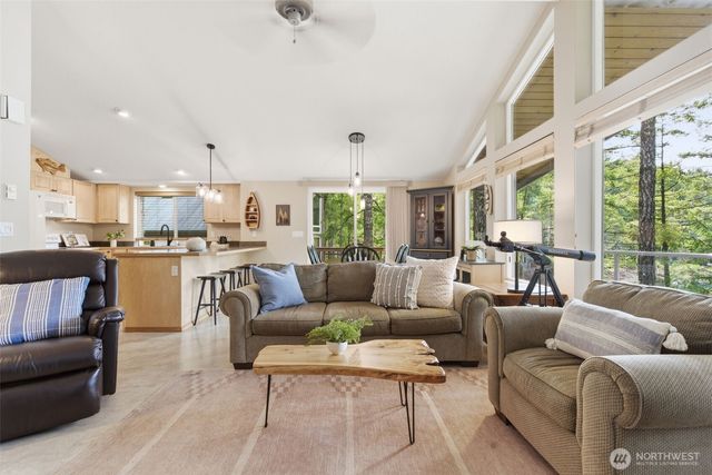 551 NE Lakeshore Drive S, Tahuya, WA 98588