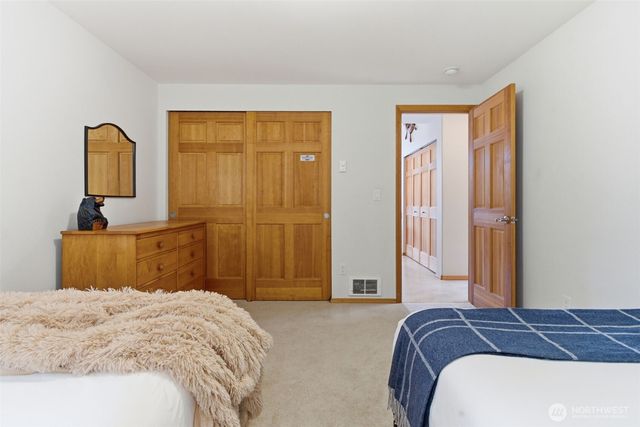 551 NE Lakeshore Drive S, Tahuya, WA 98588