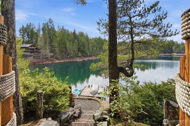 551 NE Lakeshore Drive S, Tahuya, WA 98588