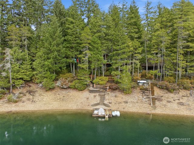 551 NE Lakeshore Drive S, Tahuya, WA 98588