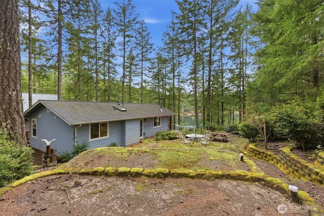 551 NE Lakeshore Drive S, Tahuya, WA 98588
