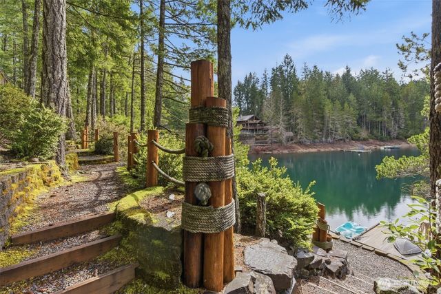 551 NE Lakeshore Drive S, Tahuya, WA 98588
