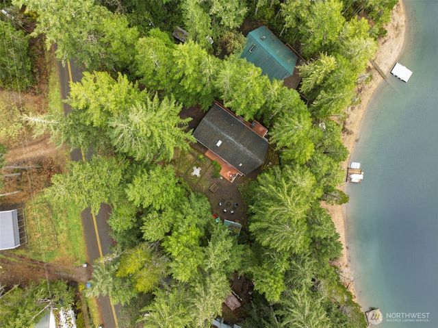 551 NE Lakeshore Drive S, Tahuya, WA 98588