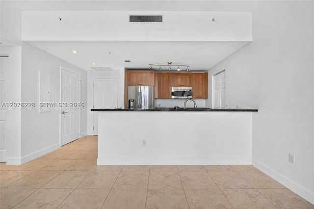 1300 Ponce De Leon Blvd 405, Coral Gables, FL 33134