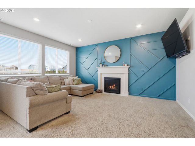 1035 MARIE St, Mt Angel, OR 97362