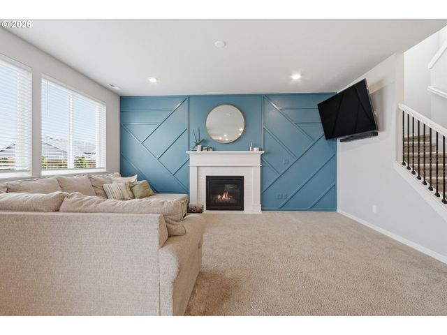 1035 MARIE St, Mt Angel, OR 97362