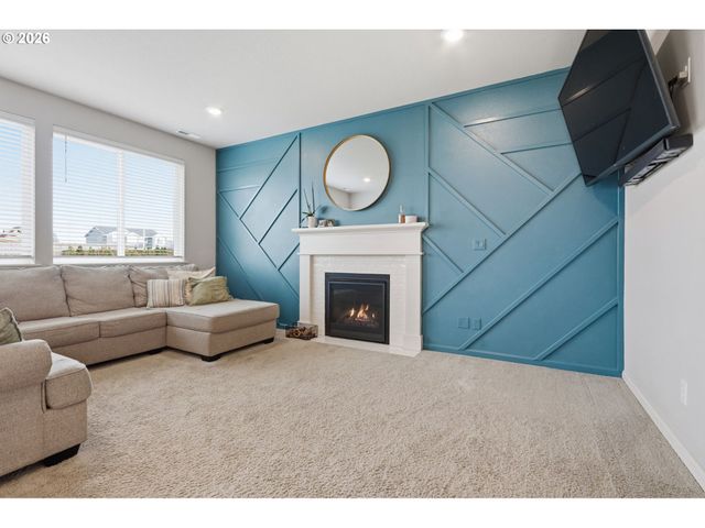 1035 MARIE St, Mt Angel, OR 97362