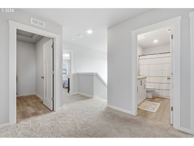 1035 MARIE St, Mt Angel, OR 97362