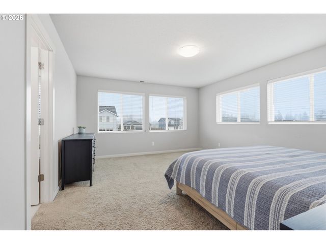 1035 MARIE St, Mt Angel, OR 97362