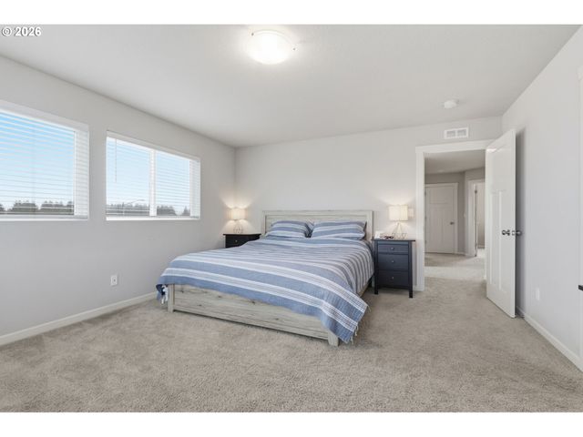 1035 MARIE St, Mt Angel, OR 97362