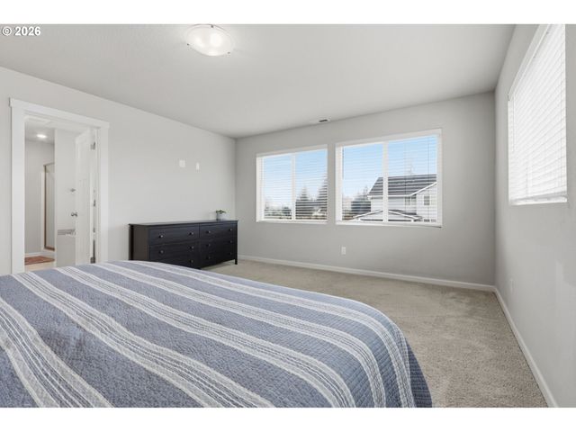 1035 MARIE St, Mt Angel, OR 97362