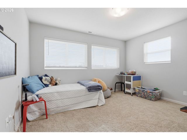 1035 MARIE St, Mt Angel, OR 97362