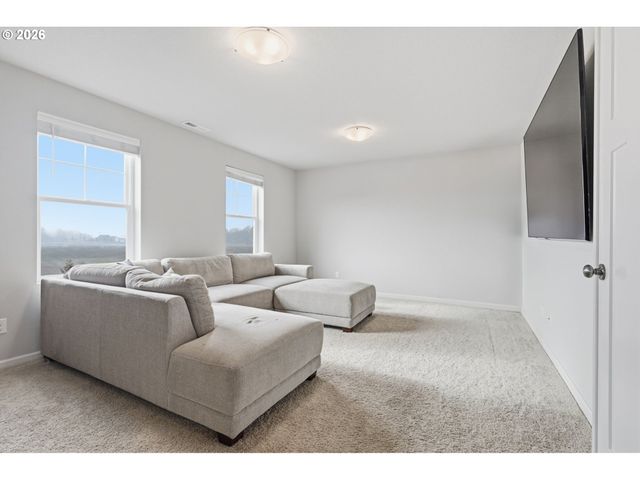 1035 MARIE St, Mt Angel, OR 97362