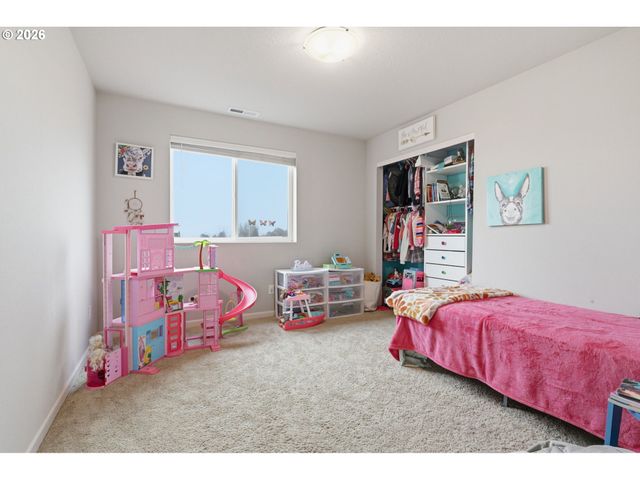 1035 MARIE St, Mt Angel, OR 97362