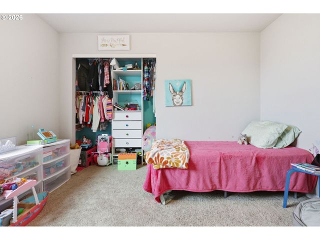 1035 MARIE St, Mt Angel, OR 97362