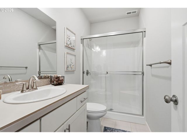 1035 MARIE St, Mt Angel, OR 97362