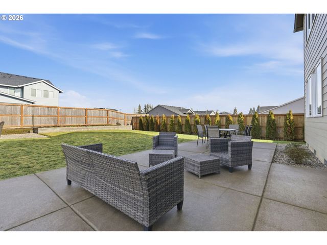 1035 MARIE St, Mt Angel, OR 97362