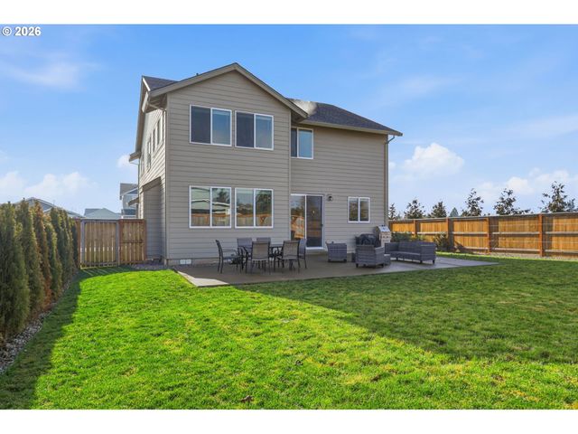 1035 MARIE St, Mt Angel, OR 97362