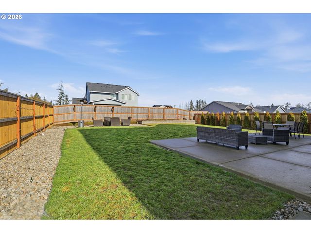 1035 MARIE St, Mt Angel, OR 97362