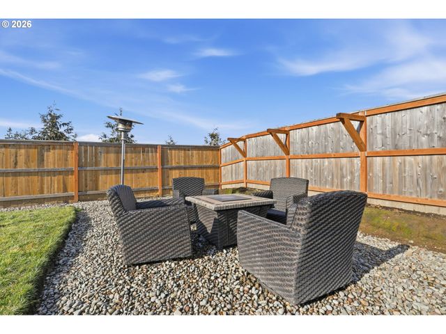 1035 MARIE St, Mt Angel, OR 97362