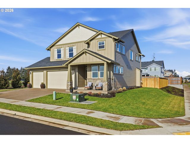 1035 MARIE St, Mt Angel, OR 97362
