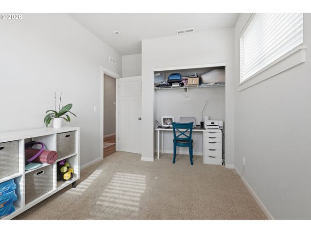 1035 MARIE St, Mt Angel, OR 97362